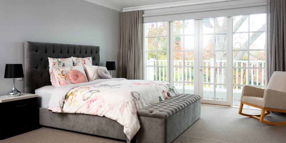 Hampton beach style house bedroom design - Rycon BG
